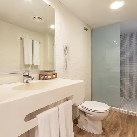 Habitación Triple Estándar vista calle