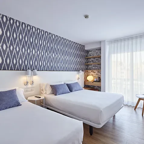 Habitación Triple Confort vista jardín